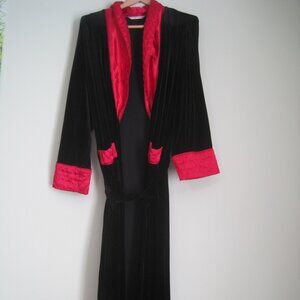Delicates Black w/ Red Trim Satin Robe Holiday Polyester Spandex Womens Large